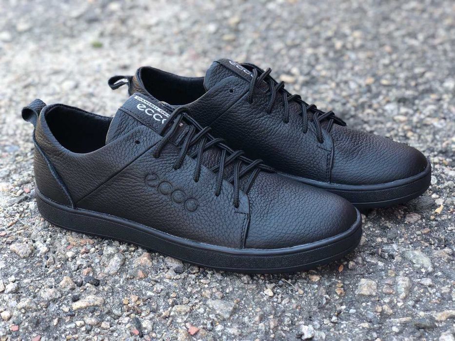 Стильні та зручні туфлі ECCO