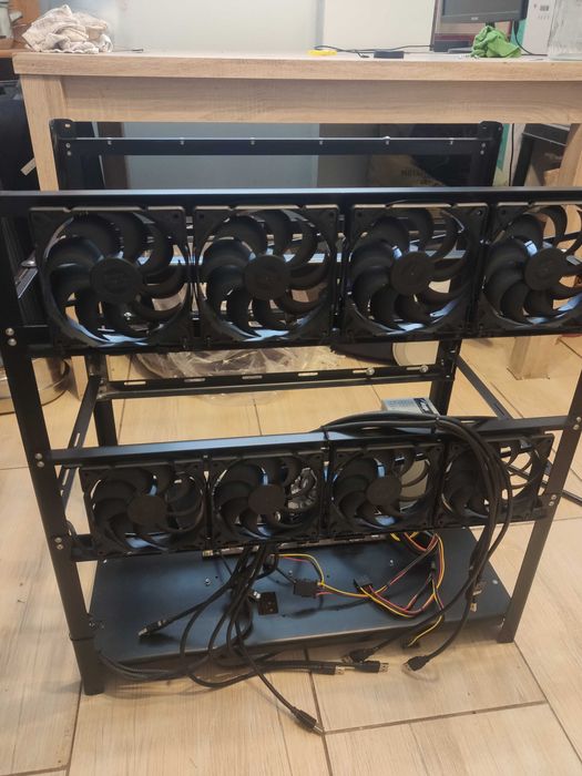 Serwer obliczeniowy / koparka krypto / stelaż