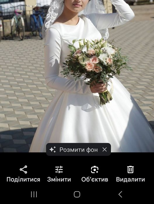 Весільна гарна сукня