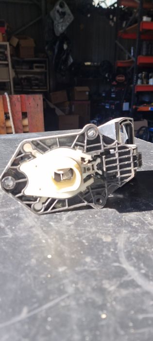 Suporte pneu suplente Renault clio 3 1.5 dci