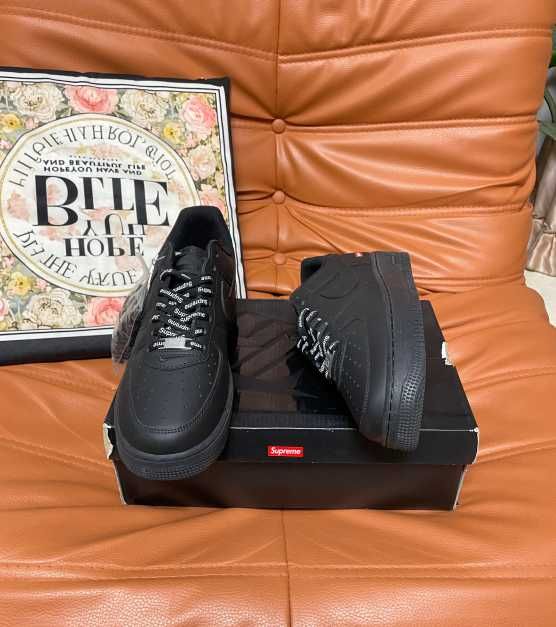 Nike Air Force 1 Low Supreme Black R.38