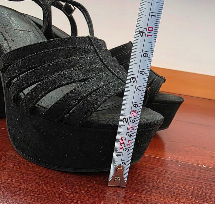 Sandálias pretas de salto alto H&M, tamanho 37