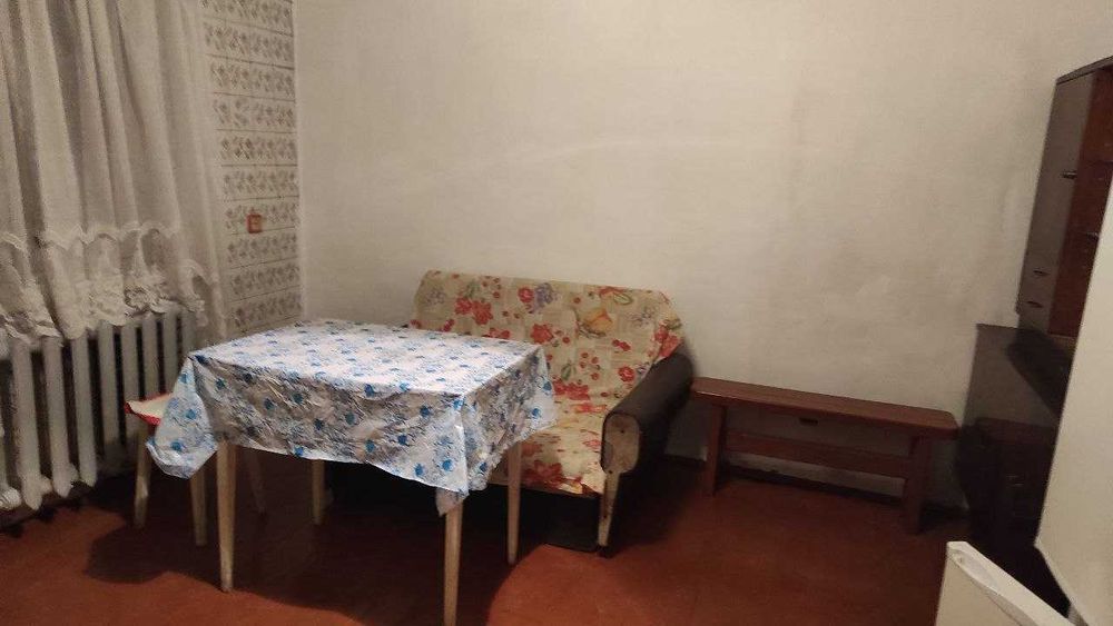 Здам в оpенду половину пpиватного будинку з окpемим входом