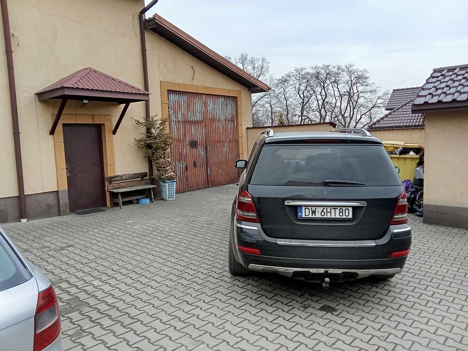 Wynajmę garaż 80m/kw z parkingiem