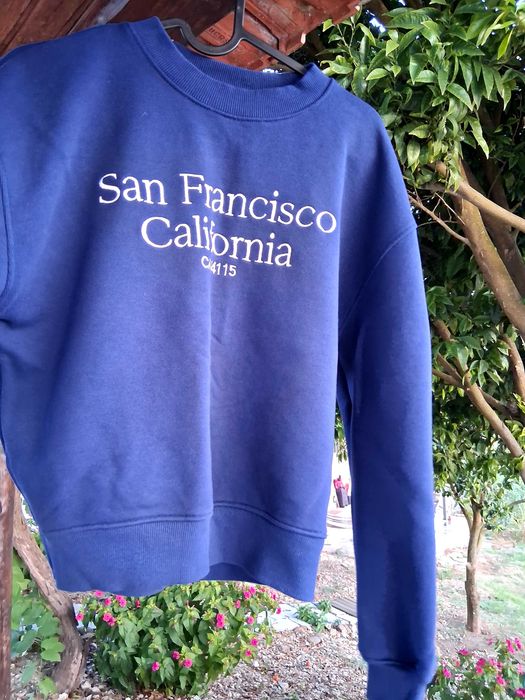 Camisola Zara e Breskha,e calça Zara.
