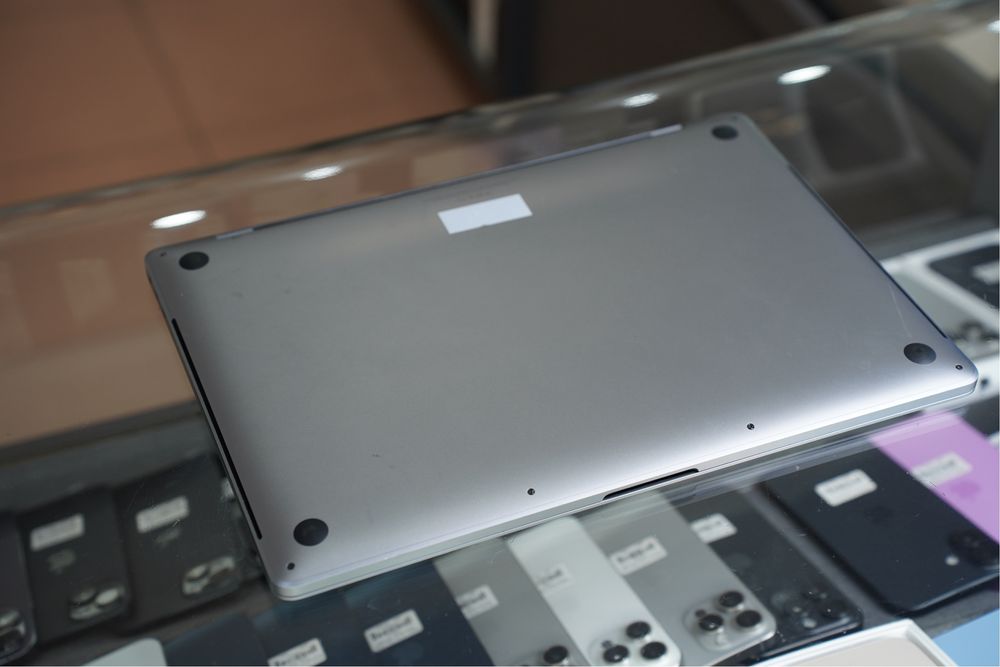 MacBook Pro 16” i7 16/512 (2019) Магазин inStyle