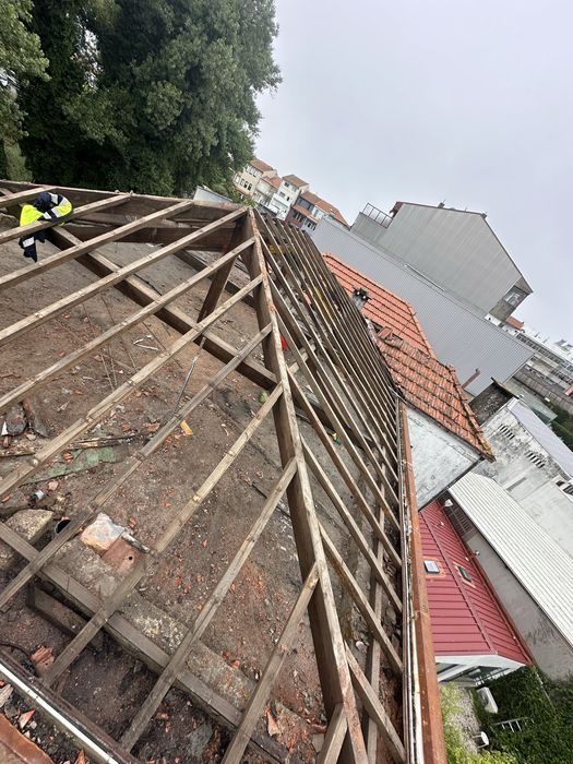 TELHADOS RENOVACÃO E MANUTENCÃO