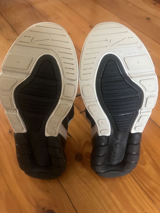 Кросівки Nike Air Max 270