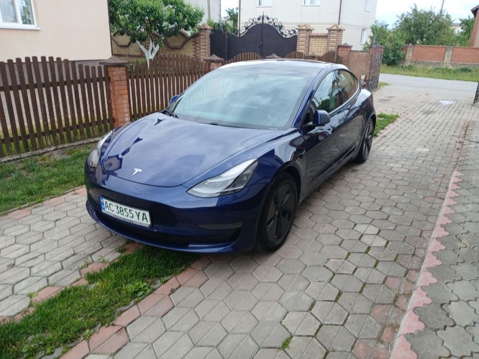 Tesla Model 3 2021 року