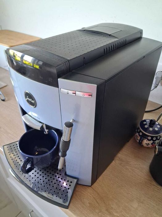 Ekspres do kawy JURA Impressa F90 stan idealny , sprawna 100%