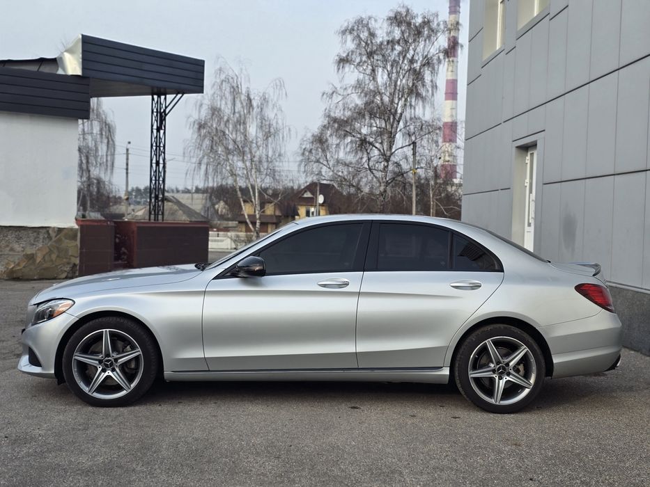 Продам свой Mercedes Benz C300 2л ( ПОЛНЫЙ ПРИВОД )