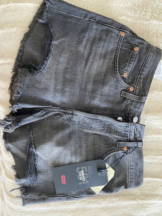 Vendo calções Levis