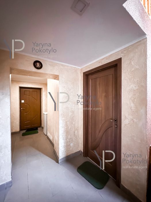 Продаж будинку по вул. Сулими