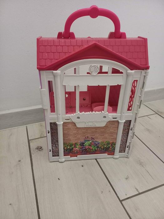 Domek Barbie walizka
