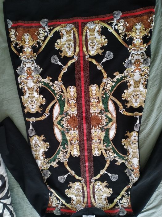 Piękna nowa sukienka Zara S ze wzorem boho