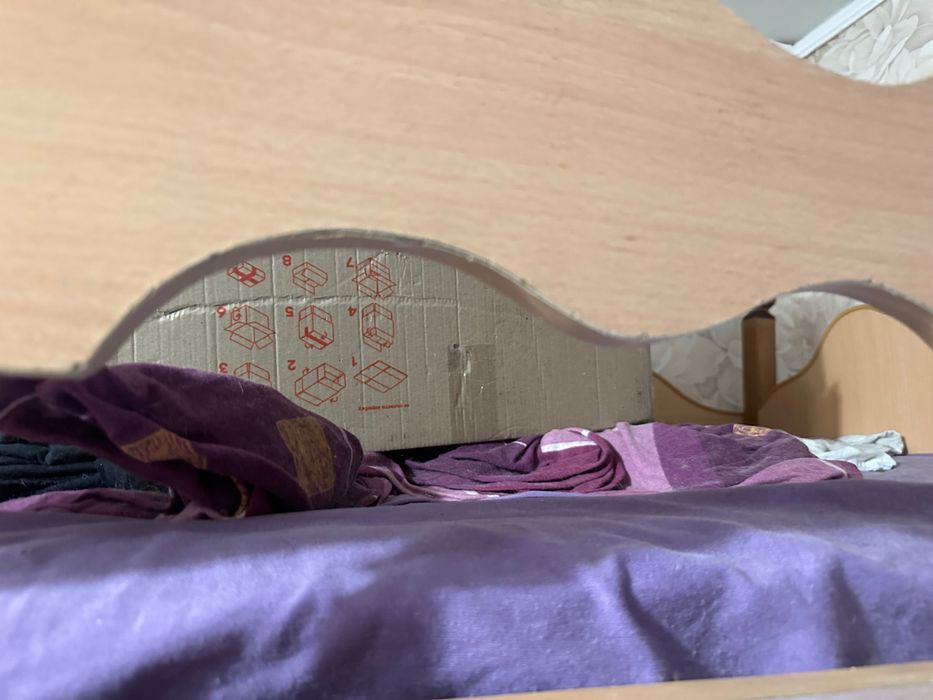 Двохповерхове ліжко двохярусне