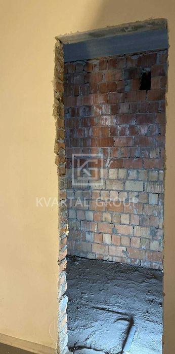 Квартира - студія з газовим опаленням в будинку з ліфтом