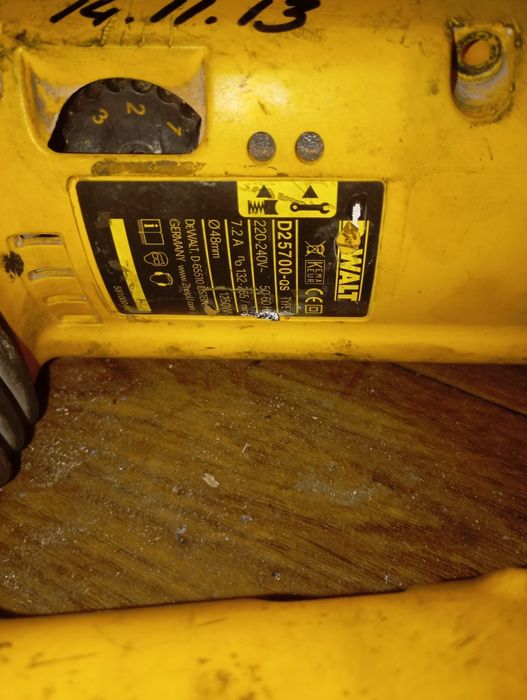 Продам DeWalt 25601. DeWalt 25700