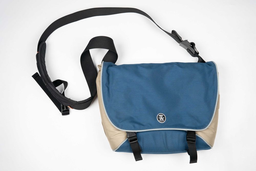 Сумка через плече Crumpler для ноутбука з мʼякою підкладкою месенджер поштальйонка для ноута має багато відділень, мессенджер через плечо почтальонка