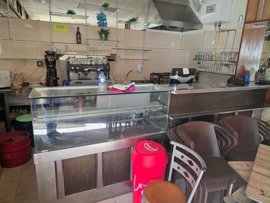 Vitrine com bancada inox com refrigeração