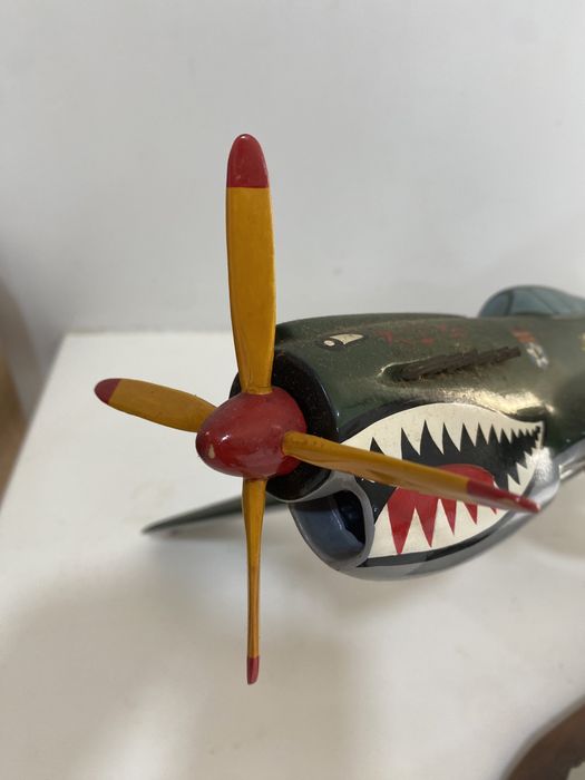 Avião bibliot em compósito