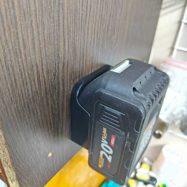 Тримач для акумулятора на стіну, під стіл Makita, Procraft, Grand, Stromo, Profi-Tec