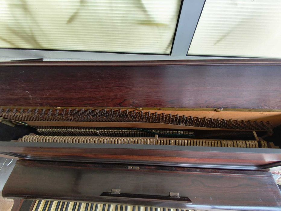 Piano Vertical Antigo Herce à Paris