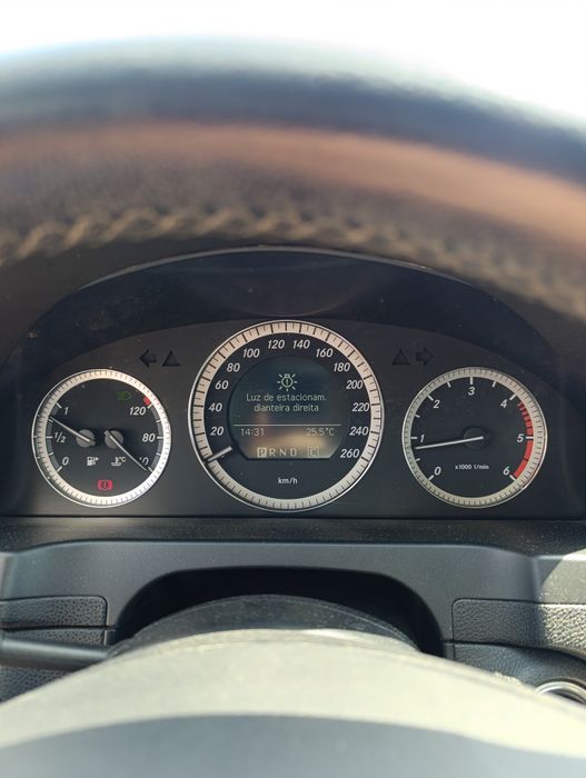 Mercedes Benz C220 CDI do Ano 2008. Só para quem tem bom gosto. Económica, Robusta de um design muito apelativo e com uma durabilidade incontestável.