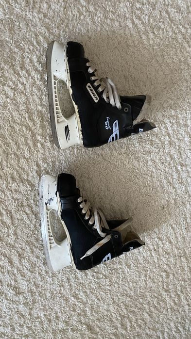 Ковзани чоловічі жіночі дитячі у гарному стані