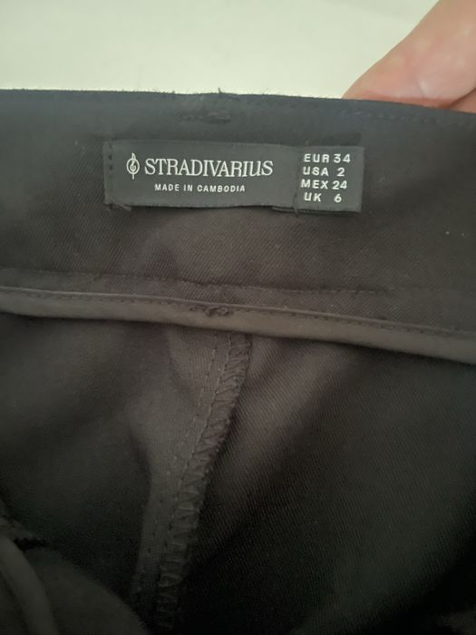 Брюки палаццо Stradivarius.