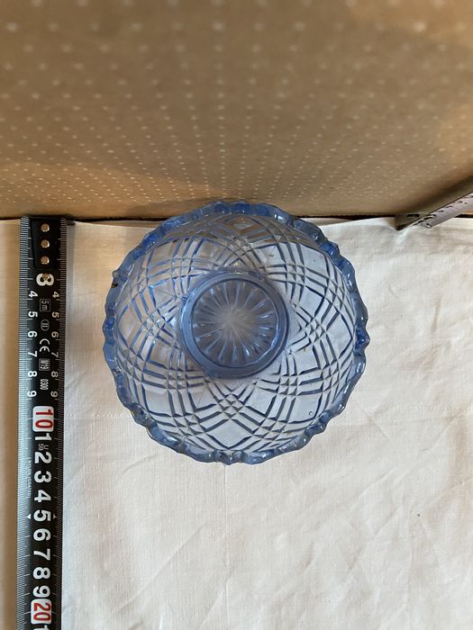 Niebieski zestaw mis i miseczek PRL szkło tłoczone