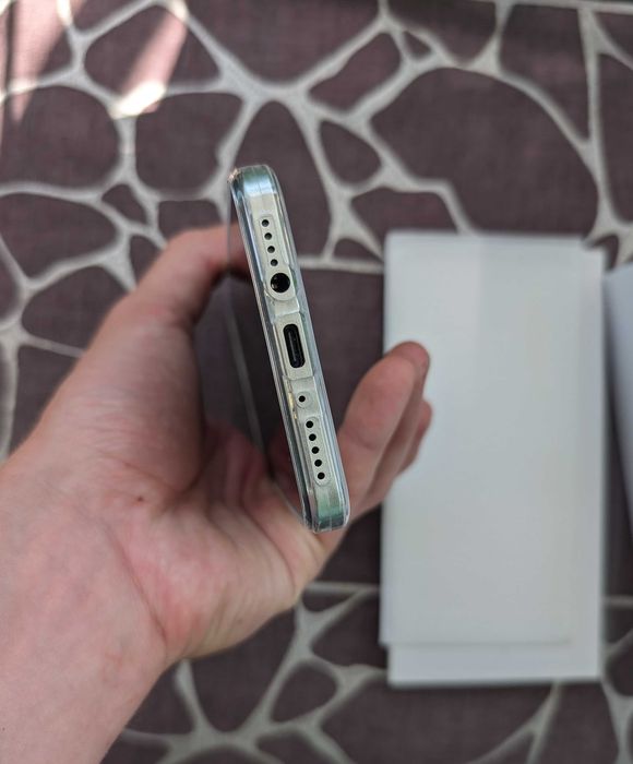 Новий смартфон Spark 20 Pro ( є різні кольори)