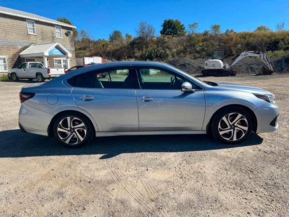 Subaru Legacy Limited      2020