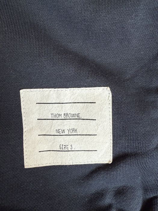 Granatowe dresy Thom Browne