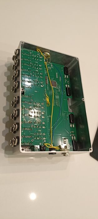 Loop de pedais Buzz Electronics 8Ch-La até 8 pedais