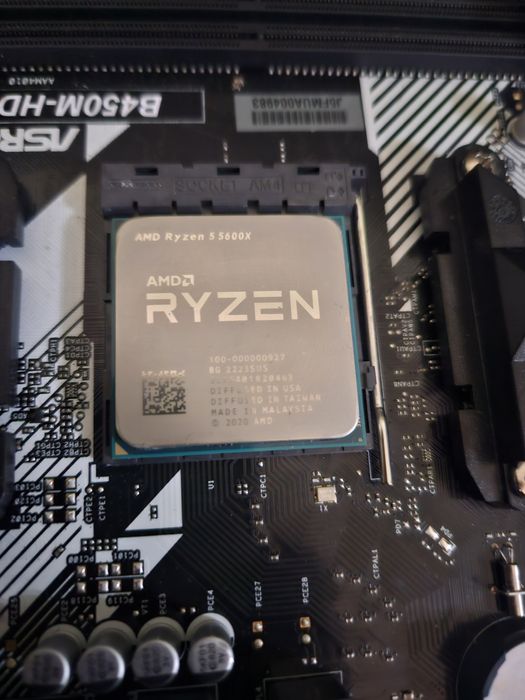 Продам комплект ryzen 5 5600x та b450m HDV