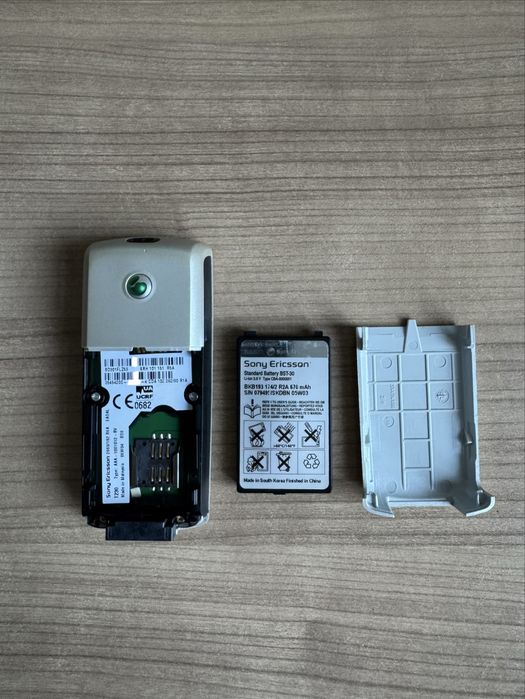 Мобильный телефон Sony Ericsson T230