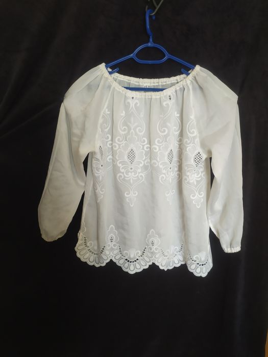 Біла літня вишиванка з китичками L-2XL (48-58 розмір)