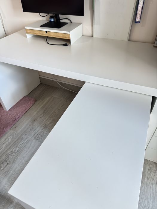 Secretária em bom estado - Valor negociavel