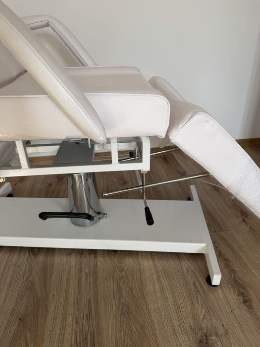 Fotel hydrauliczny kosmwtyczny  biały