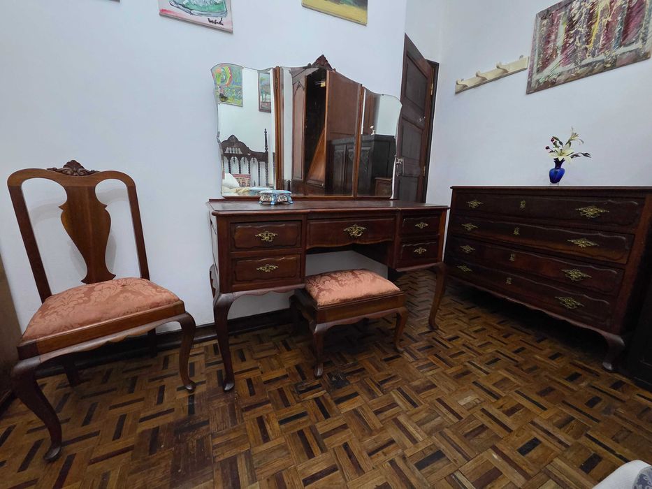 Mobilia de quarto Queen Anne, em madeira maciça de mogno