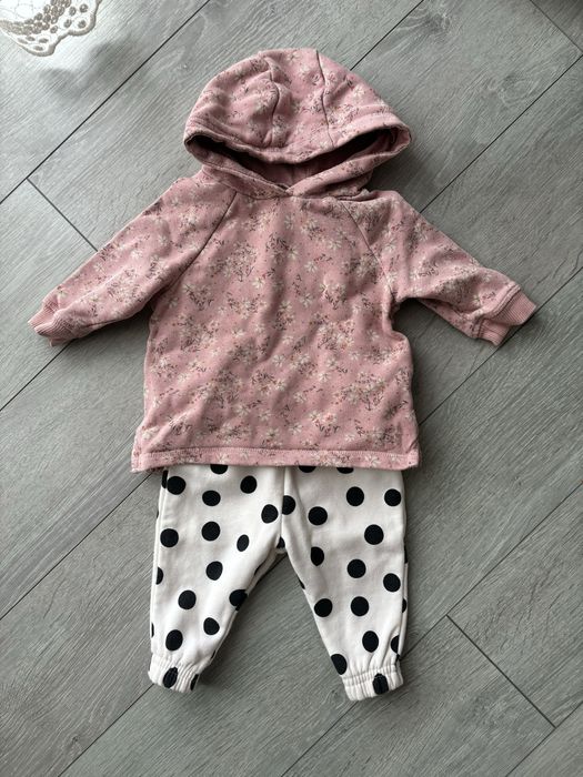 Костюм спортивний на дівчинку