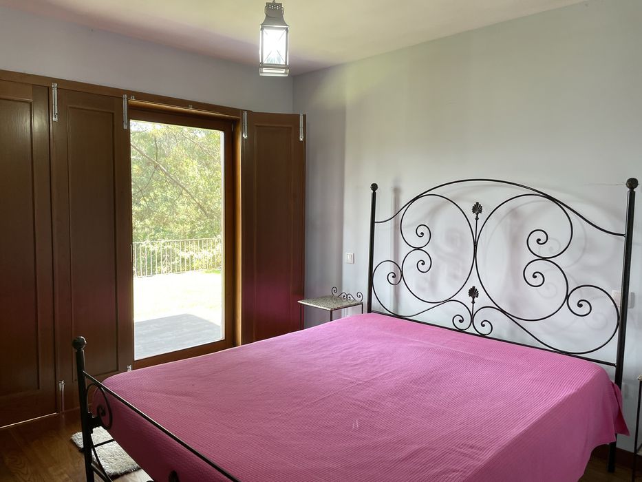 Cama em ferro  usada