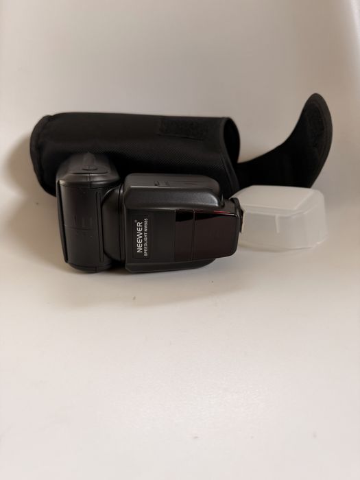 Flash Neewer Spedlight NW985