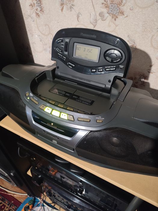 магнітофон panasonic RX -ED90.