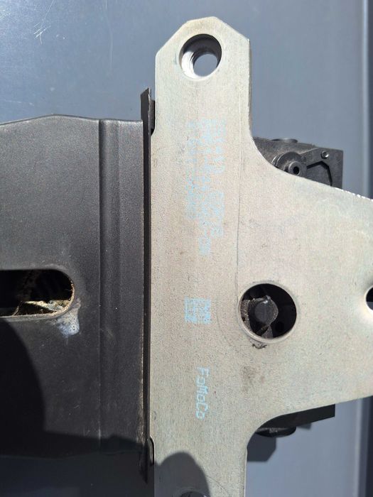 Zamek Tylnej Klapy Bagażnika Ford Focus MK3