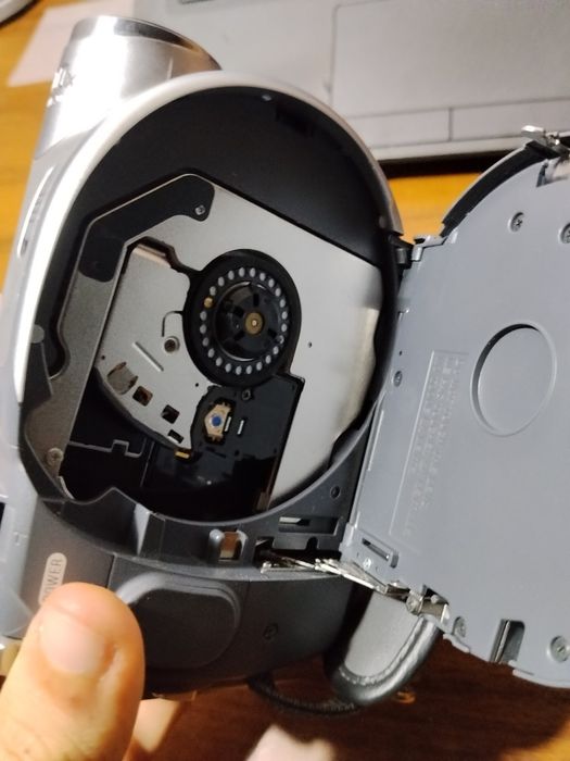 Відеокамера Sony DCR-DVD105E