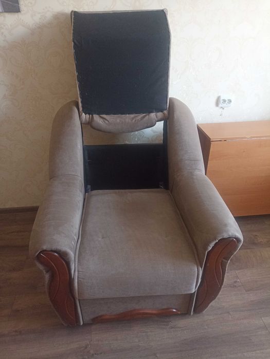 М'яке, розкладне крісло не використовувалось