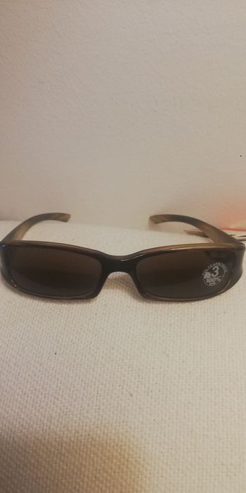 2 pares de oculos de sol novos