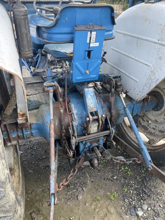 Traktor ford 4000